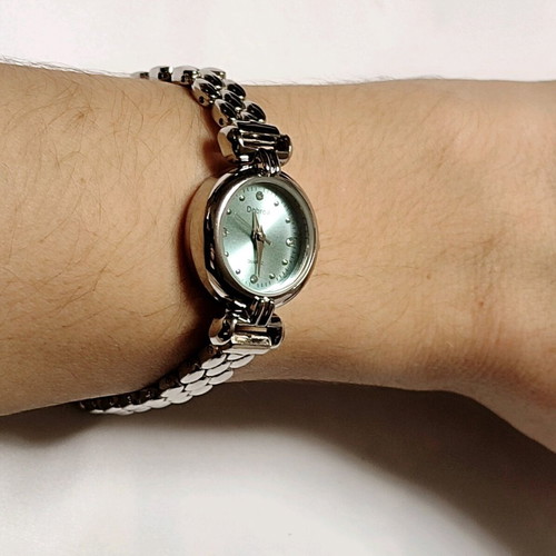 Women's Quartz Watch by Dobroa new, metal case and bracelet