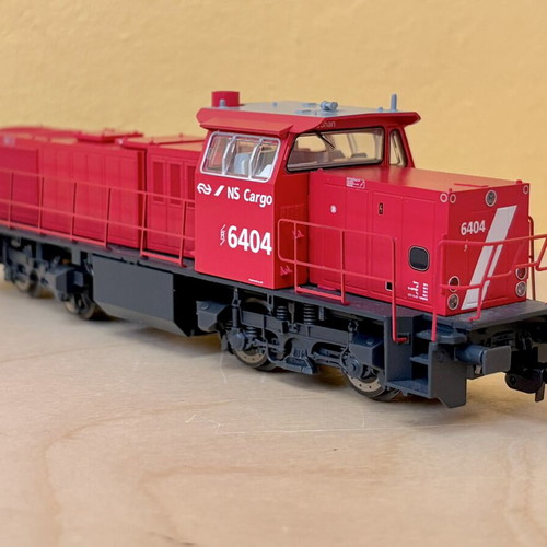 PIKO NS Cargo 6404 Diesel Locomotive model like new HO scale