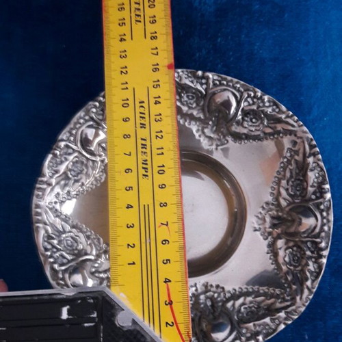 Silver-plated decorative plate used without damage