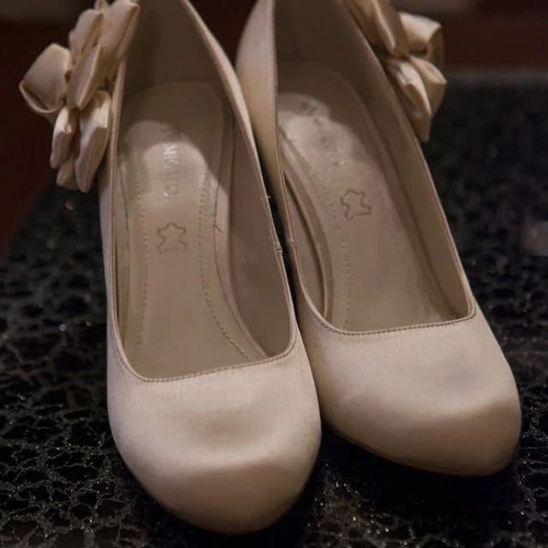 Migato bridal pumps size 37, beige