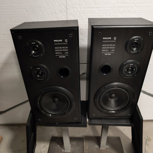 Philips FB790 standing speakers like new