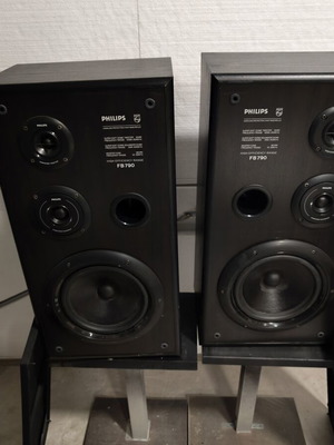 Philips FB790 standing speakers like new