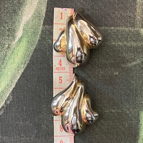 P.E.P. Custom Jewellery collectible large clip earrings like new