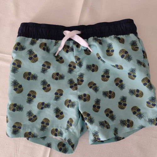 Boys' swimwear pack of 2 size 4 Marvel and Orchestra like new