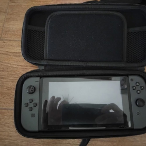 Nintendo Switch console v2 with Metroid Dread and accessories