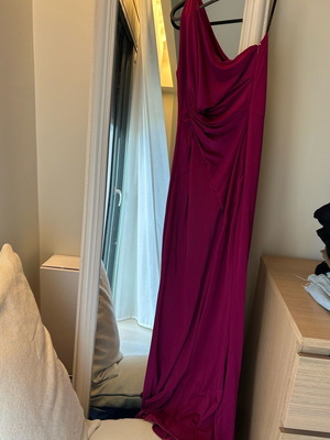 Nash occasion dress like new, size medium, magenda color