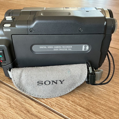 Sony Handycam DCR-TRV270E camcorder like new