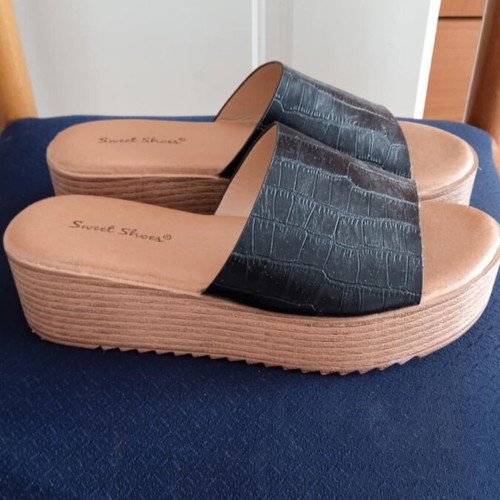 Slippers with double sole like new, size 37, black-tan