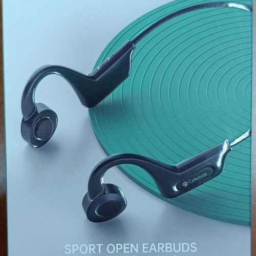 Celebrat Se3 Bluetooth handsfree black headphones new