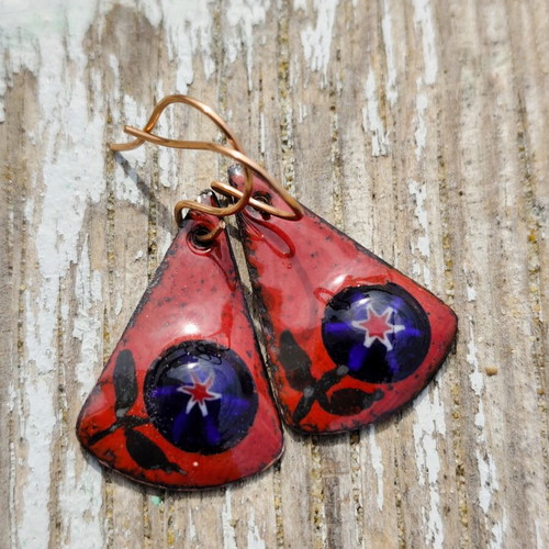 Handmade vintage enameled earrings with Murano glass