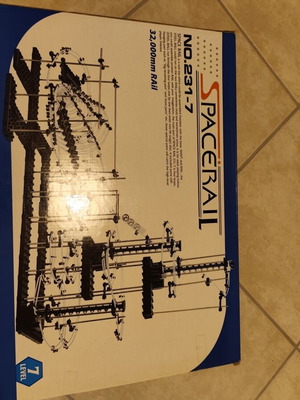 SpaceRail Level 7 educational construction and track game with steel marbles new