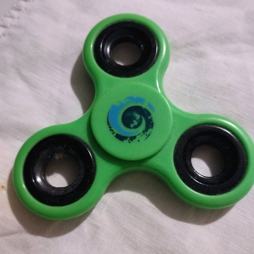 Set of 2 Fidget Spinners like new, green