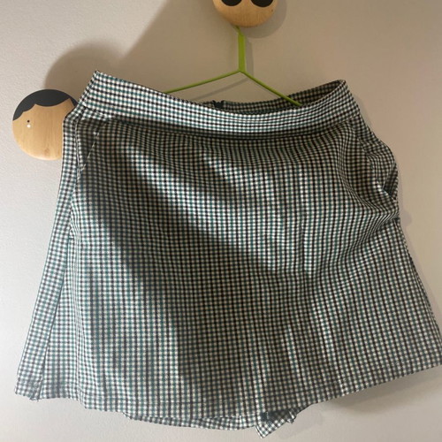 Skort checked with back zipper, size small/medium