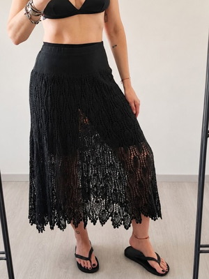 Crochet skirt like new, black, elastic waist, sizes S and M