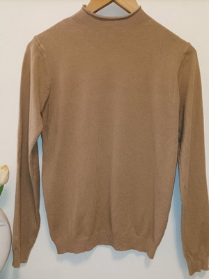 Different Shop long-sleeve beige camel sweater like new