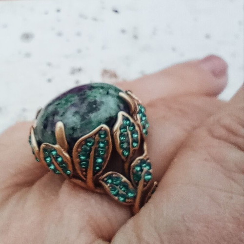 Gold-plated ring with ruby, zoisite and crystals new
