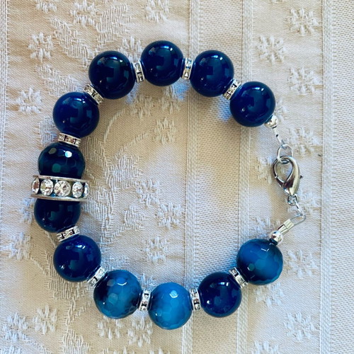 Bracelet with blue agate and silver-tone accents new