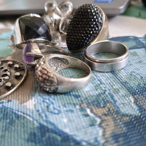 Jewelry set used, rings and pendant