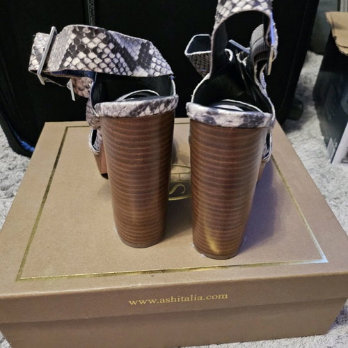 Ash high-heeled shoes with snake pattern like new, size 39