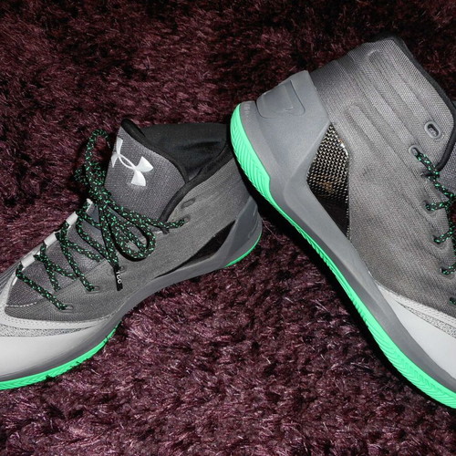 Under Armour Curry 3 new sports shoes size 44 gray and green