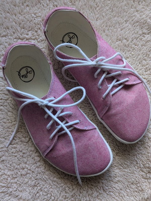 Aylla Nina pink barefoot shoes like new