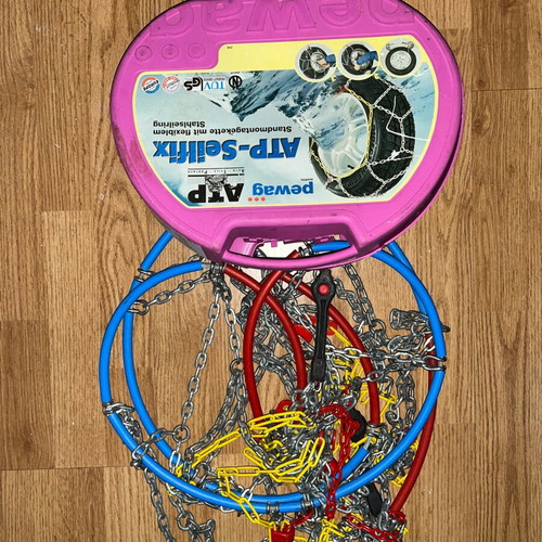 Snow chains used for multiple rims