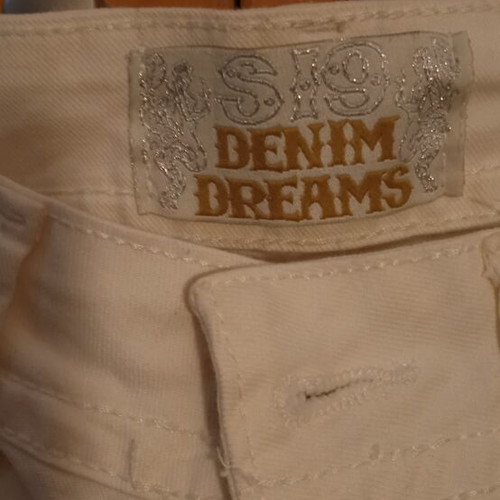 Denim Dreams white pants like new, elastic fabric with embroidery