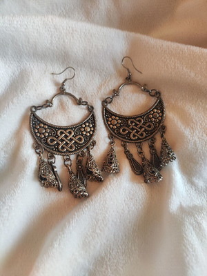 Boho Indian carved dangling earrings new