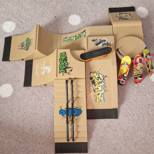 Fingerboard skateboard like new, set of 4