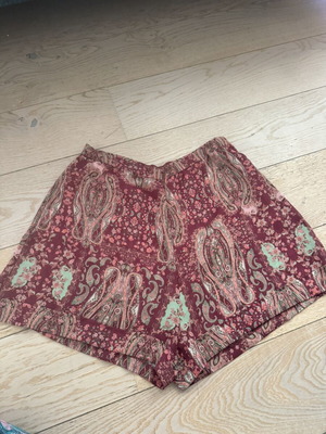 Kasia shorts new, size large, multicolor by Iraida