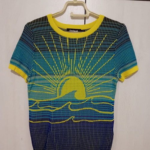 Desigual knitted short-sleeve blouse Small 36 like new, blue and yellow