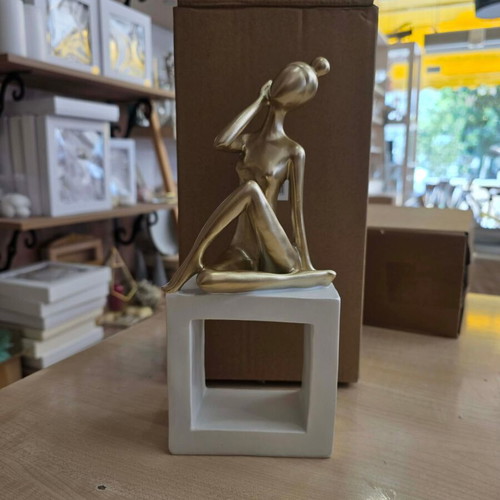 Polyester figurine gold white 11.3x7.7x5.5 cm new