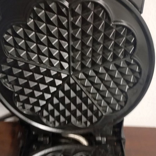 Bifinet waffle maker used, good working condition