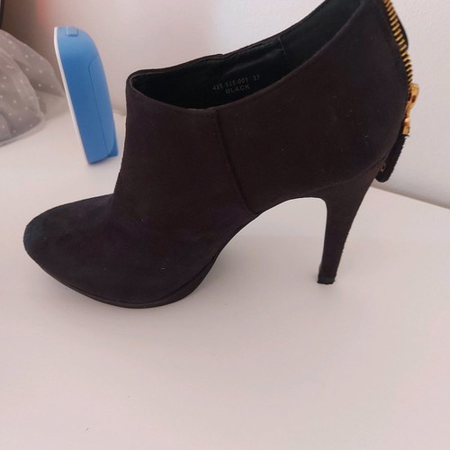 Booties used, size 37, black in excellent condition