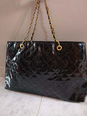 Black Quilted Chain Bag new, black with gold chains