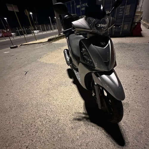 Kymco People GTi 200 μεταχειρισμένο σκούτερ ασημί 2013