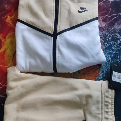 Nike Sportswear Tech Fleece XXL beige-white new with gift socks