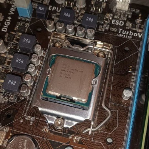 Used computer with Intel i3, 8GB RAM, 128GB SSD and 500GB HDD