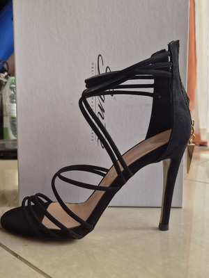 Sante black sandals used, size 39, thin straps, high heel