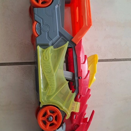 Φορτηγό-Εκτοξευτής Δράκος Hot Wheels μεταχειρισμένο