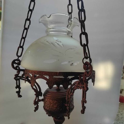Traditional ceiling lamp like new, bronze finish