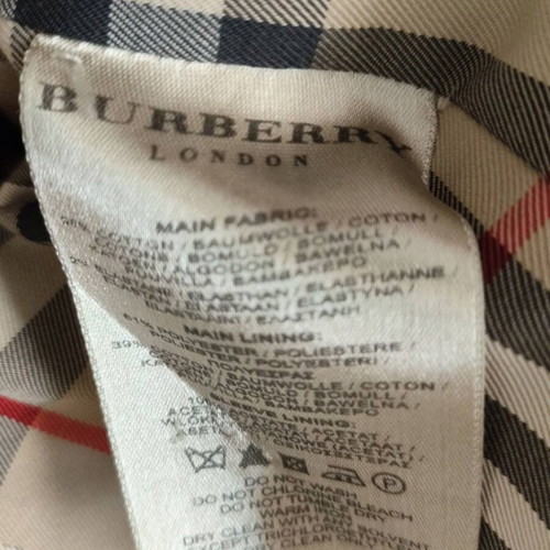 Burberry vintage trench coat like new, beige with gold details