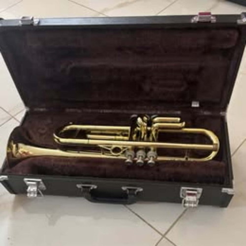 pTrumpet HyTech trumpet used, gold color with hard case and mouthpiece