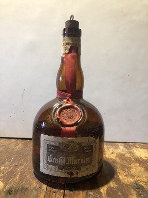 Grand Marnier συλλεκτικό μπουκάλι με φελλό και ποτό, δεκαετίας 1970-1980, μεταχειρισμένο