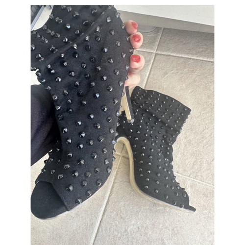 Boots with rhinestones used, black suede with studs