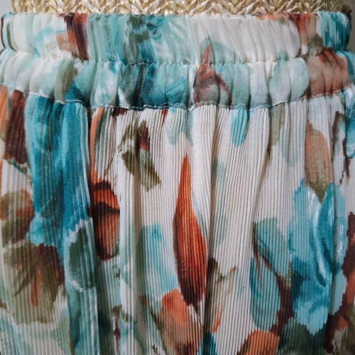 Pagani by Artemis midi chiffon skirt with pleated floral design, like new