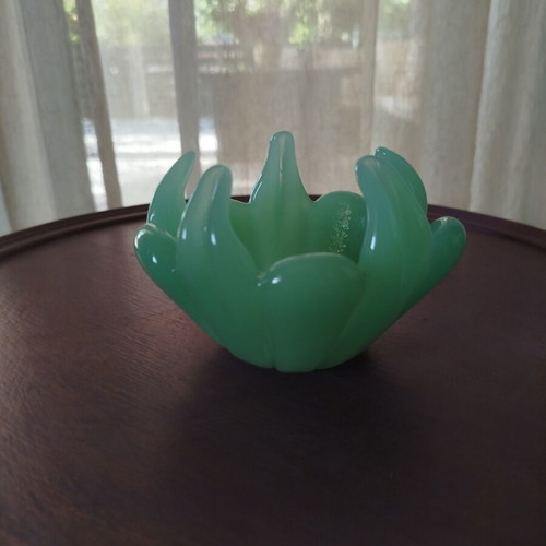 Viking Lotus Bowl green opaline, like new, Italian Murano 1970