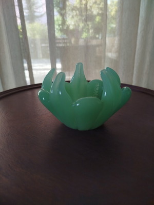 Viking Lotus Bowl green opaline, like new, Italian Murano 1970