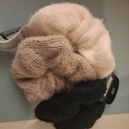 Scrunches winter new, very soft
