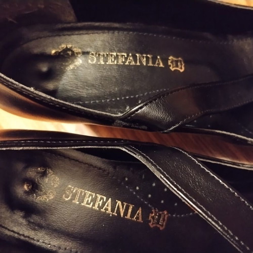 Stefania leather pumps like new, very comfortable, size 39, black